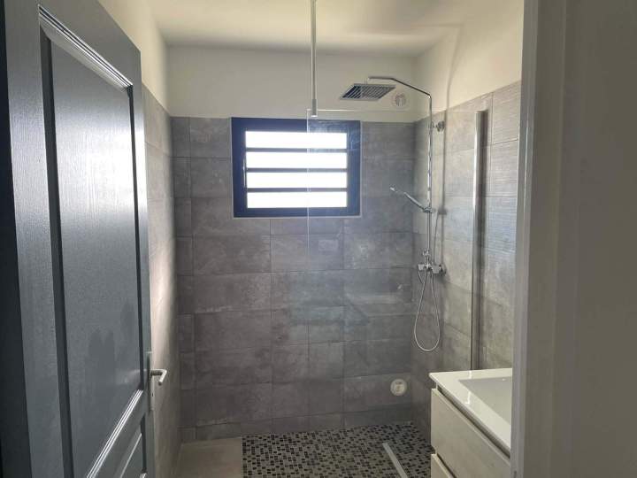 Peinture et plomberie de salle de bain La Réunion